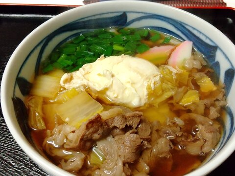 具だくさん！卵うどん